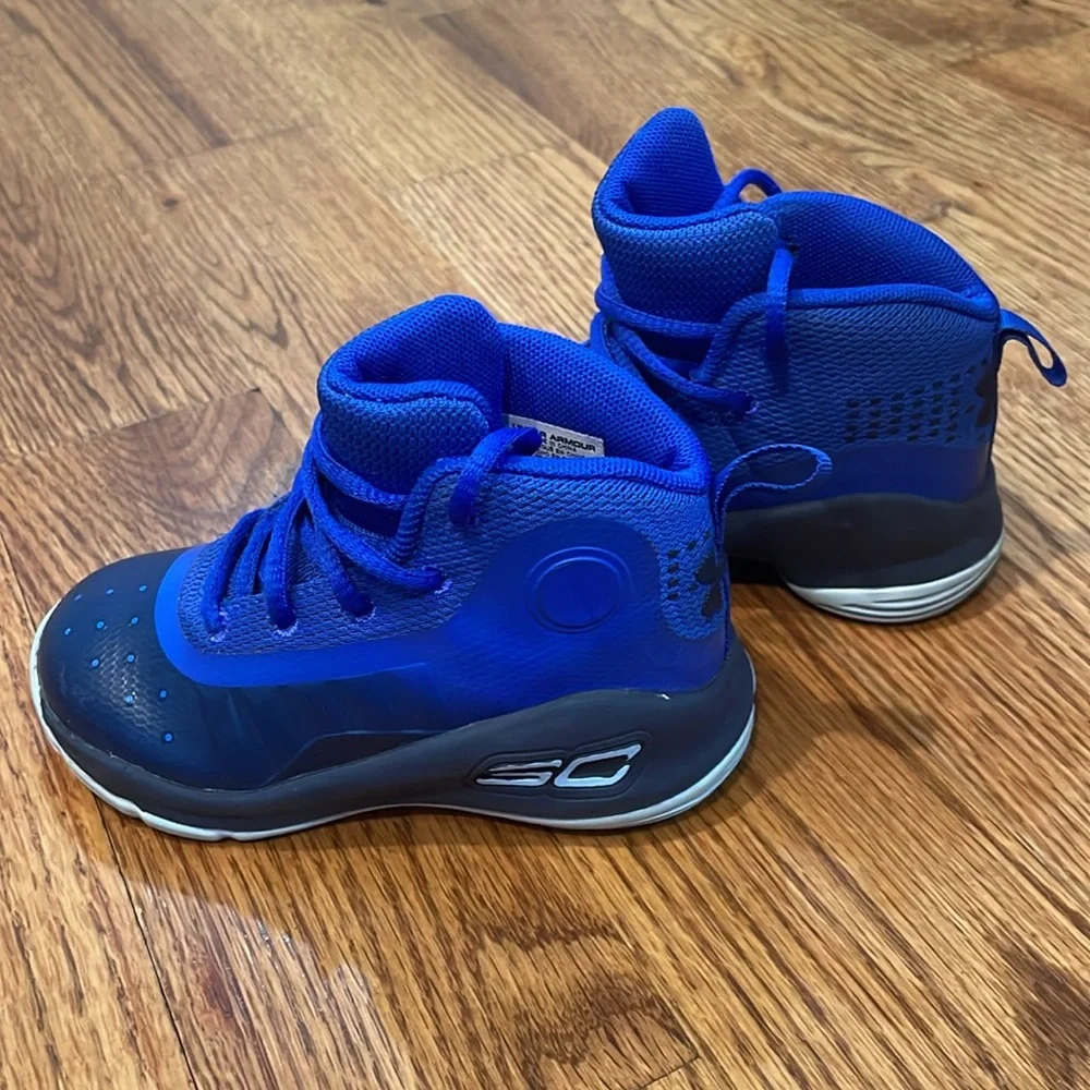 Kid’s Under Armour Curry 4 More Fun Royal Blue Tennis Shoes/Sneakers. Size 6K.